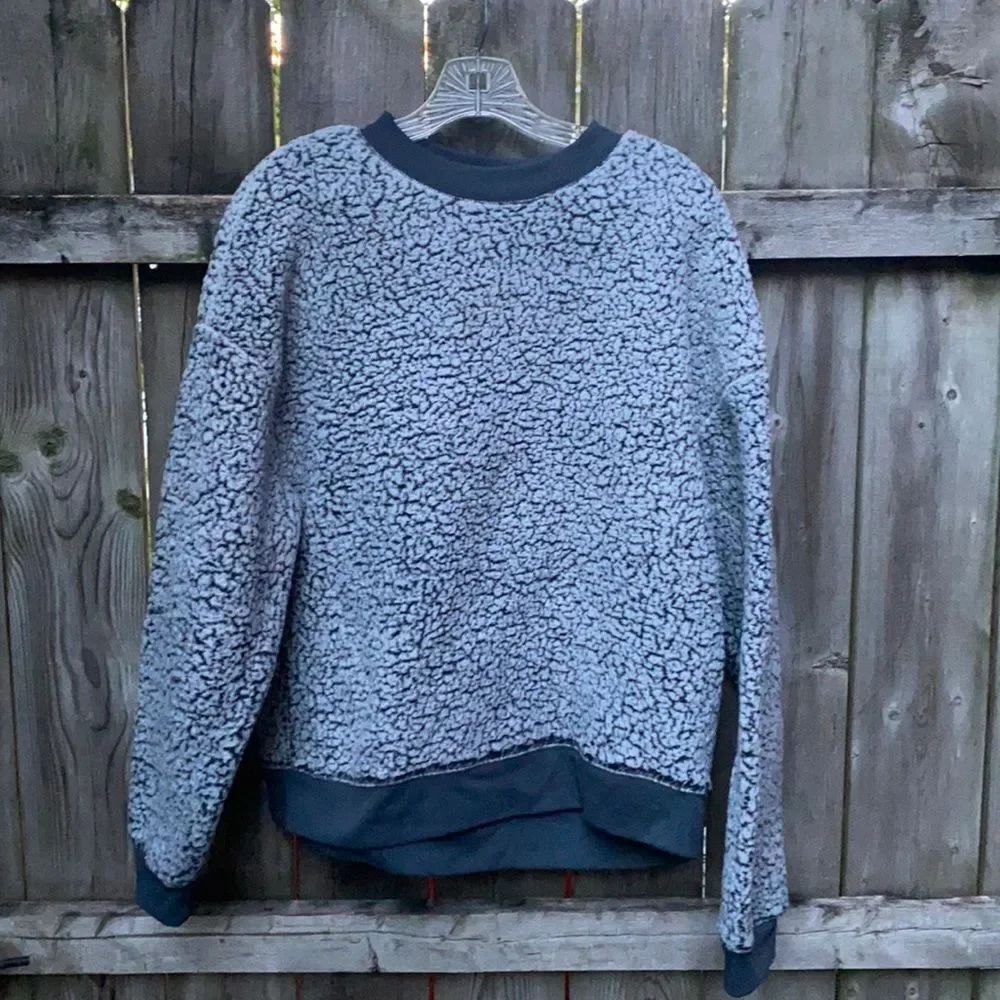 Secret Treasures Fleece Sweater sz. M
